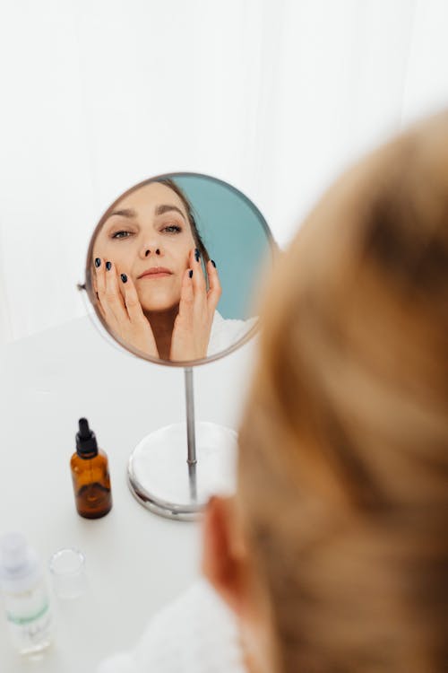 Skincare para Cali y la Costa: cómo sobrevivir el calor extremo sin acné ni manchas
