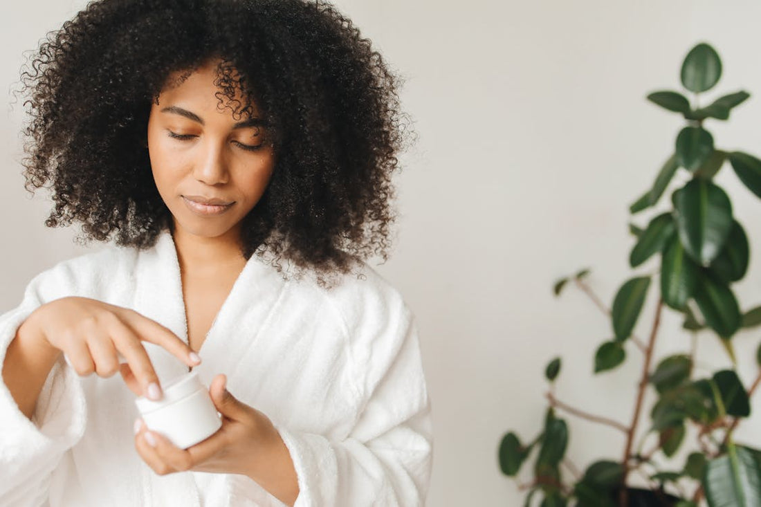 Maquillaje que dura con el calor: técnica y productos para clima tropical