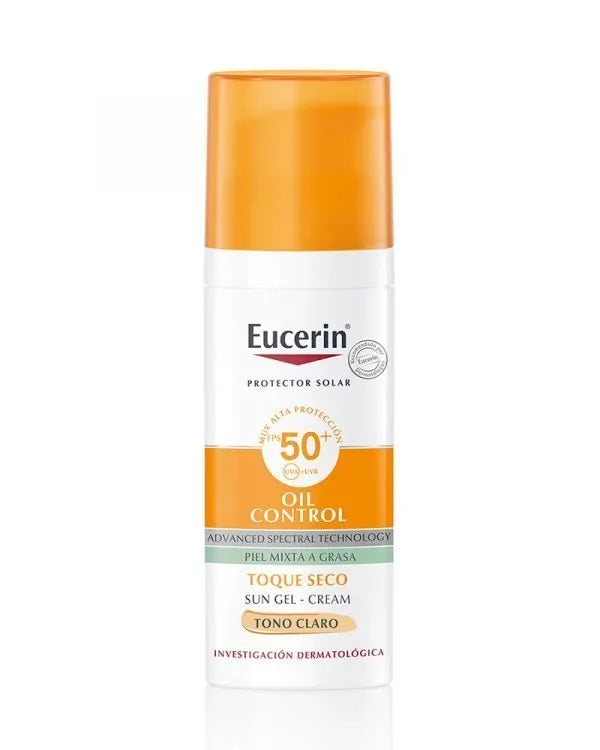 Disfruta de una piel protegida y con un toque de color natural con el Solar Oil Control Toque Seco SPF50 Tono Claro de Euc, disponible ahora en DermaBella. Este protector solar ha sido formulado para ofrecer una alta protección contra los rayos UV mientras proporciona un acabado mate y controla el exceso de grasa en la piel.