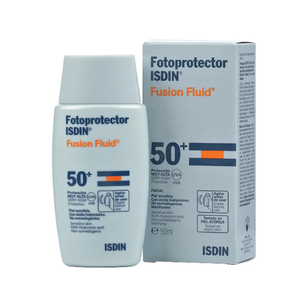 Disfruta de una protección solar eficaz y sin complicaciones con el Fotoprotector Fusion Fluid Sin Color 50+, ahora disponible en DermaBella. Este fluido protector ha sido diseñado para proporcionar una alta protección solar contra los daños causados por los rayos UV, sin dejar residuos de color en la piel.