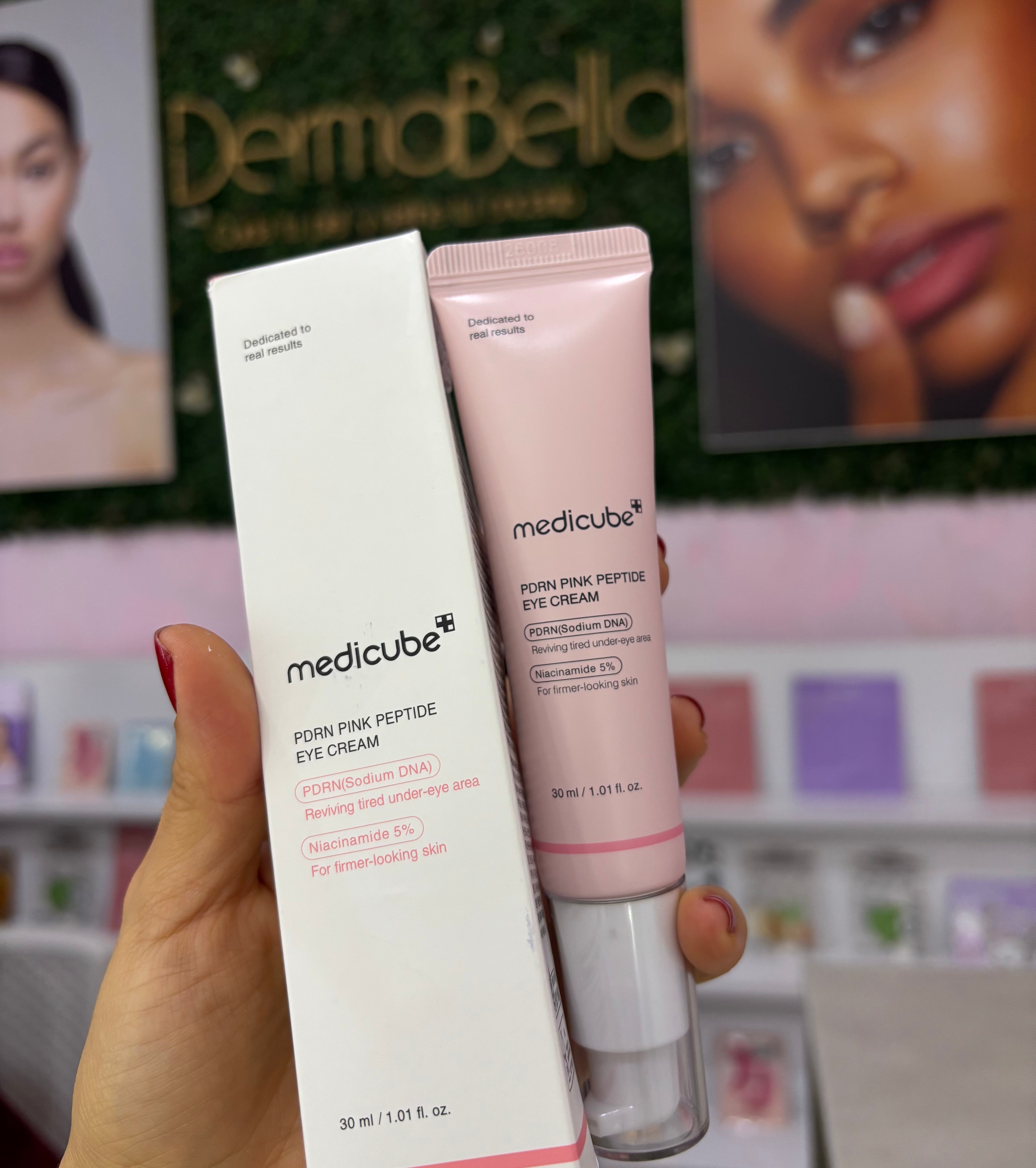 Medicube PDRN Pink Peptides Eye Cream | Contorno de Ojos Reafirmante e Iluminador