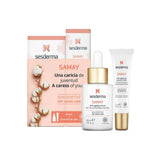 Kit imperdible de la marca de Sesderma donde por la compra de Samay Serum le obsequiamos totalmente GRATIS Samay Contorno De Ojos, un tratamiento para hidratar, calmar y combatir las arrugas de las pieles sensibles, reactivas e intolerantes.