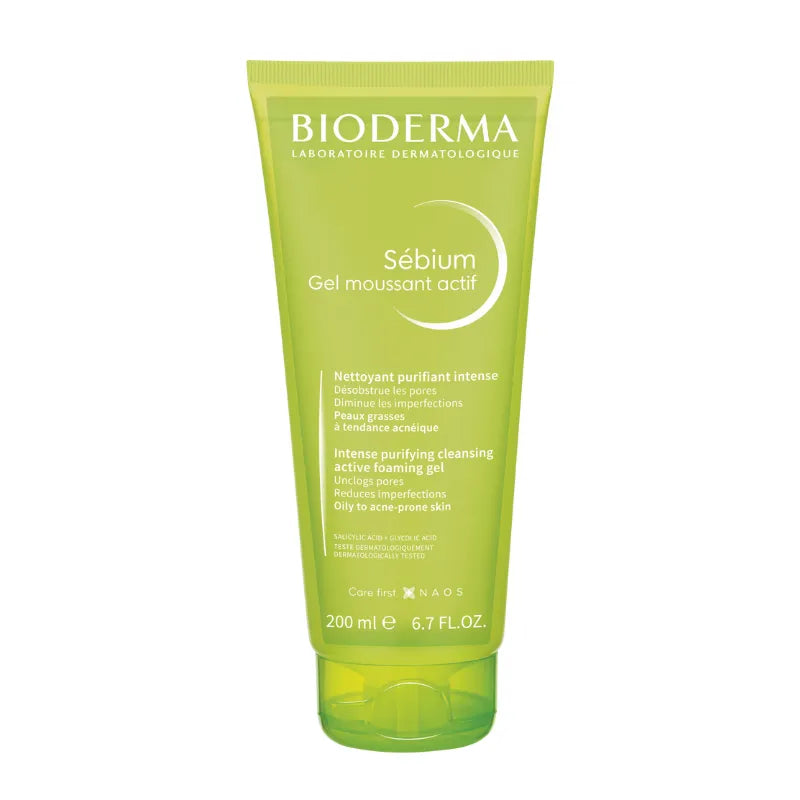 Experimenta una limpieza activa y equilibrada con nuestro exclusivo Sebium Gel Moussant Actif en tubo, disponible solo en nuestra tienda, DermaBella. Este gel espumoso ha sido formulado para pieles mixtas y grasas, proporcionando una limpieza profunda y regulando la producción de sebo.