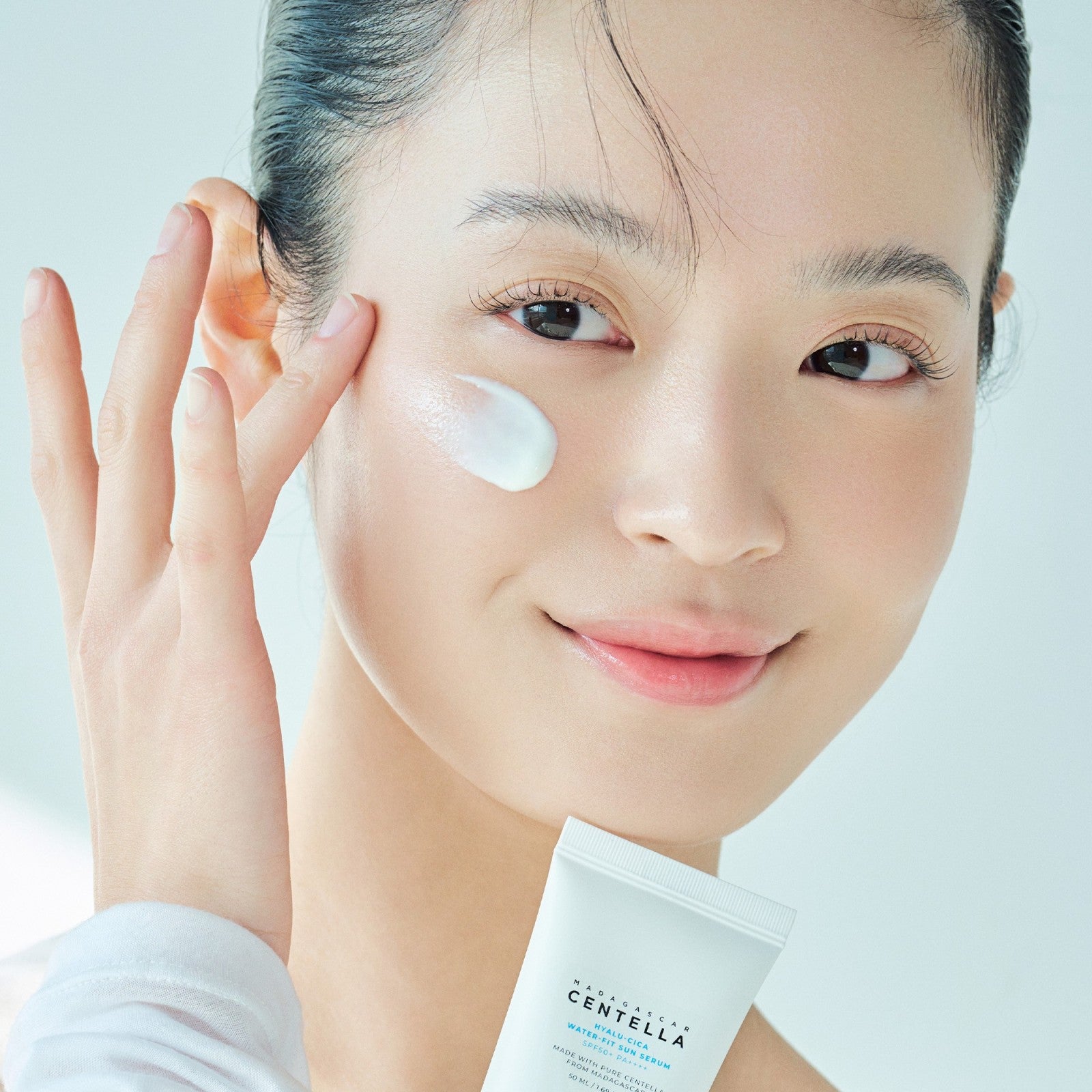 SKIN1004 Hyalu-Cica Water-Fit Sun Serum SPF50+ | Protector Solar Coreano Hidratante